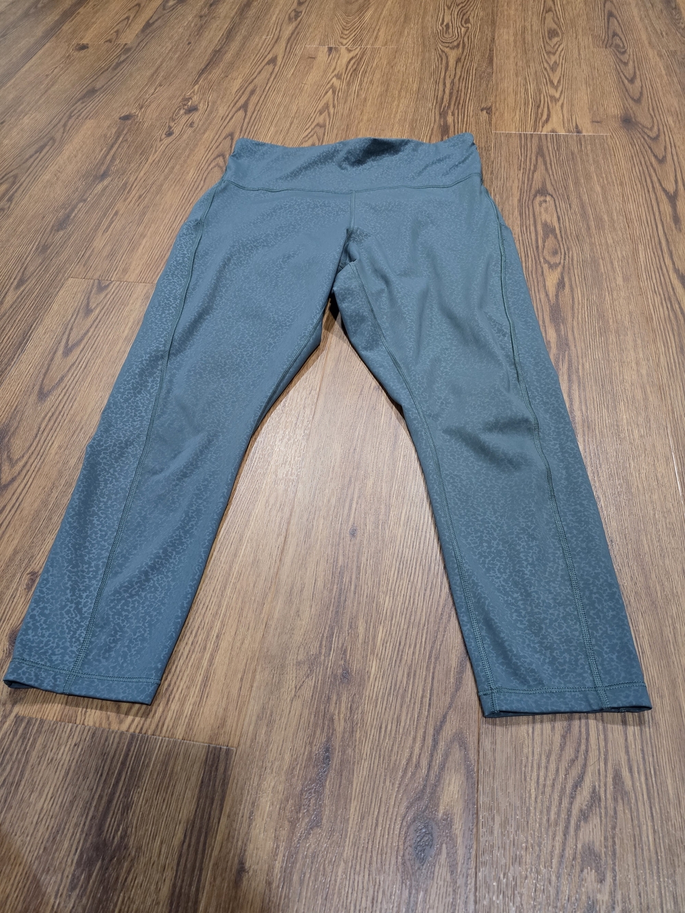 Athleta Ultimate Stash Pocket Embossed Crop Leggings Teal Green 1x